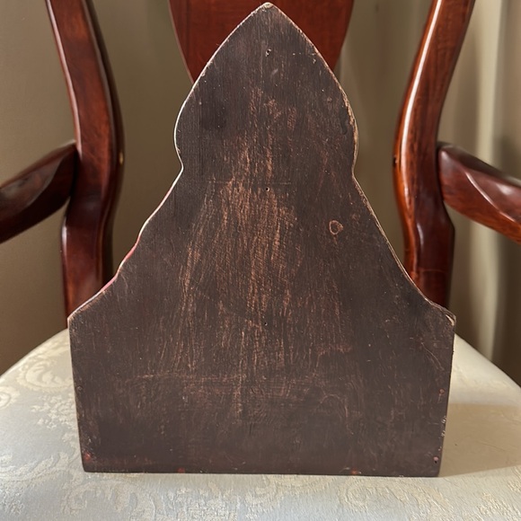 Prinative folk Art hand carved, hand painted wood Santa shelf, box w/cardinal - Picture 3 of 12